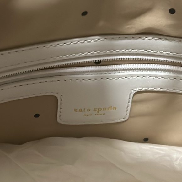 KATE SPADE-NWOT! BEAUTIFUL WHITE LEATHER W/SILVER GLITTERY ACCENT-CLEAN INSIDE! - Picture 10 of 10